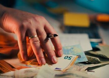 The Price of “Cheap”: A Small Business Owner’s Definitive Guide to Commercial Insurance