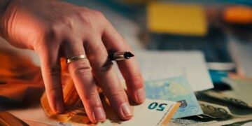 The Price of “Cheap”: A Small Business Owner’s Definitive Guide to Commercial Insurance