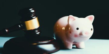 How Much Does an Insurance Lawyer Really Cost? A Guide to Avoiding the Hidden Fees and Financial Traps